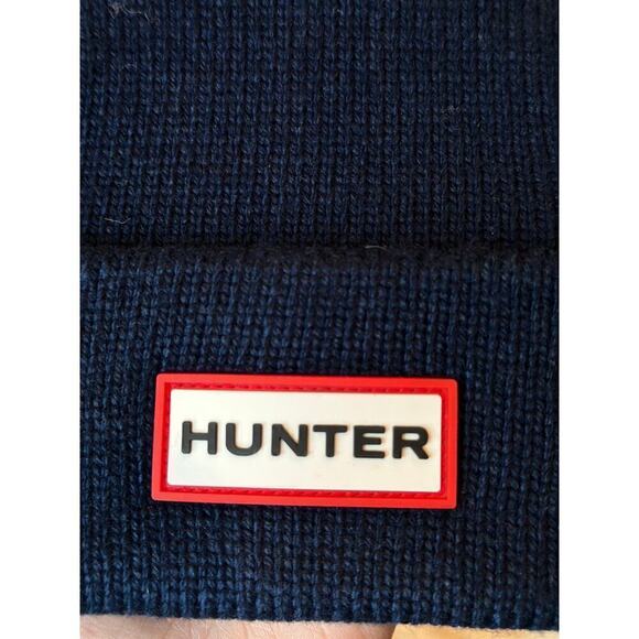 NWT Hunter Women\'s Play Essential Cuffed Logo Beanie main image 4
